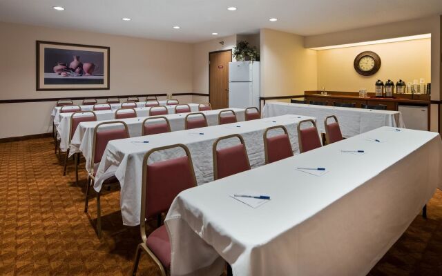 Best Western Lakewood Inn