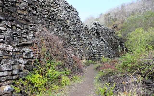 Iguana Crossing Boutique Hotel