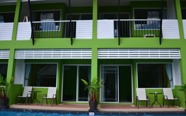 Khaolak C-nior Bungalows
