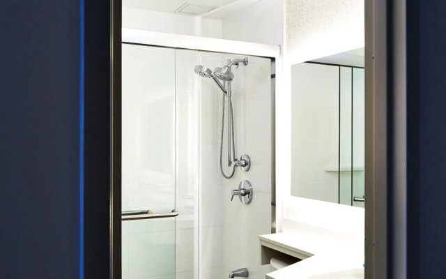 Holiday Inn Express NYC Brooklyn - Sunset Park by IHG