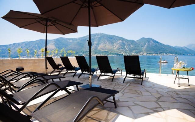 H Sara Luxury Rooms