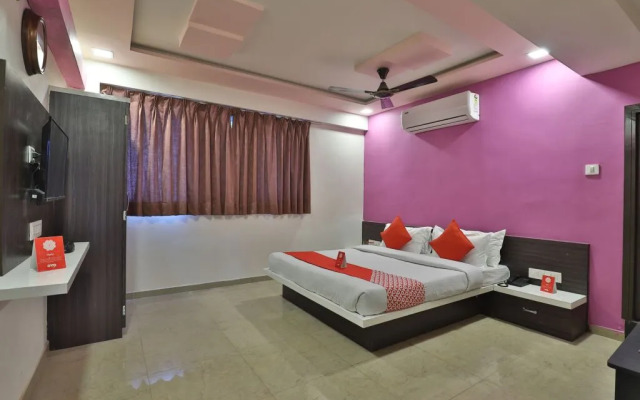 OYO Flagship 11557 Hotel Maharaja Palace