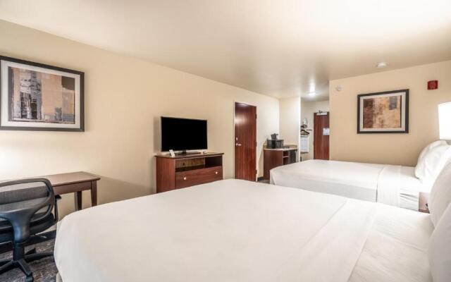 Cobblestone Hotel & Suites - Urbana