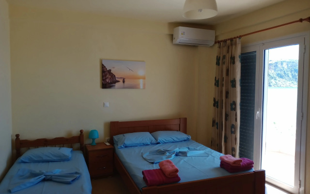 Magic Ionian Apartments & Rooms