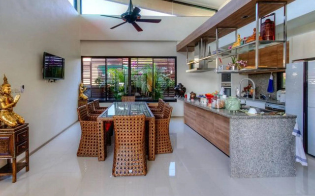 Ibiscus Villa by Jetta