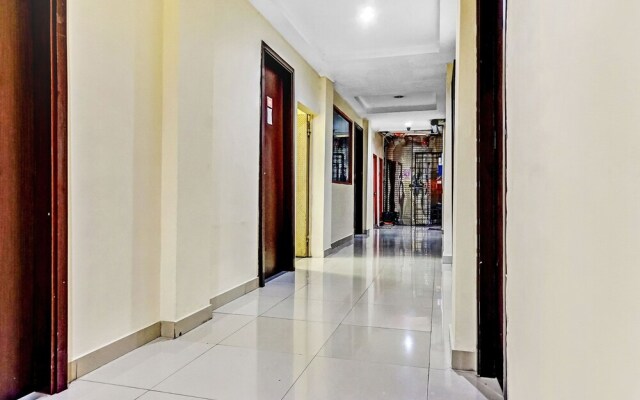 Super OYO 90692 Point Hostel