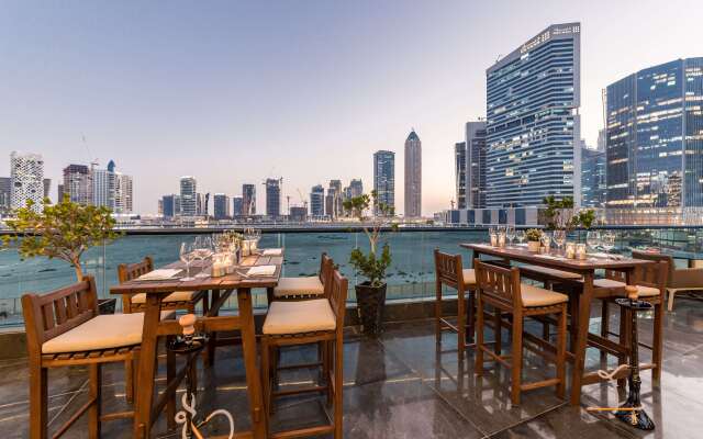 Radisson Blu Hotel, Dubai Waterfront