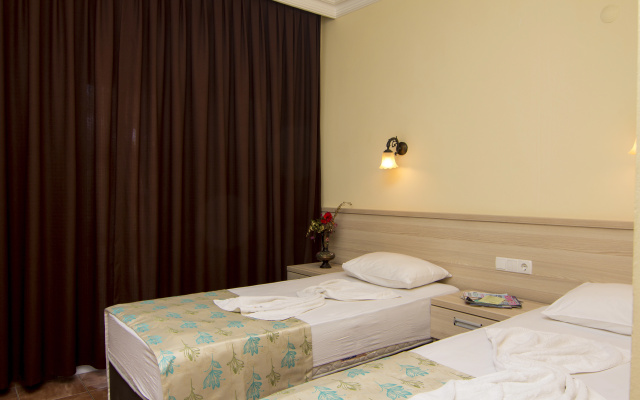 Magic Tulip Hotel - Image 4