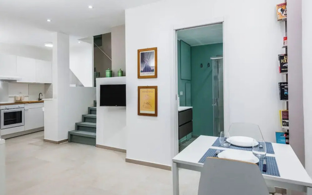 Modern Macha Apartment