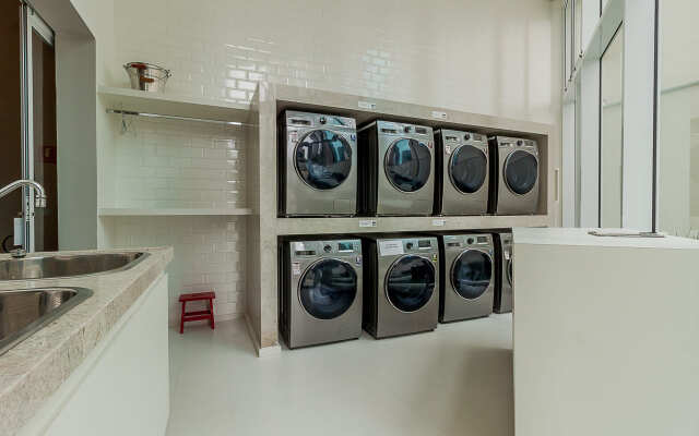 Housi Gomes De Carvalho