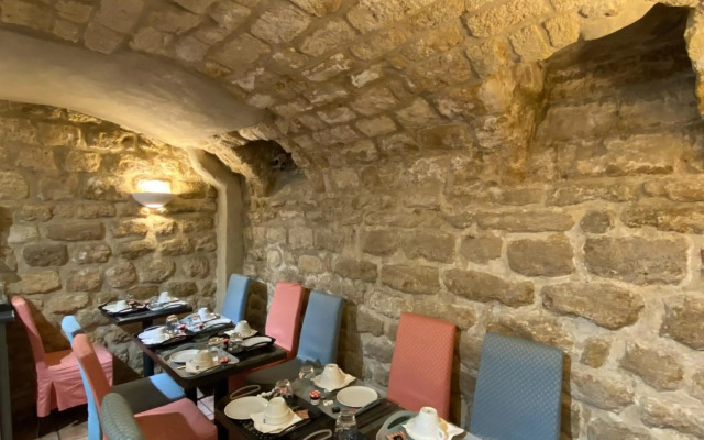 Austin's Saint Lazare Hotel