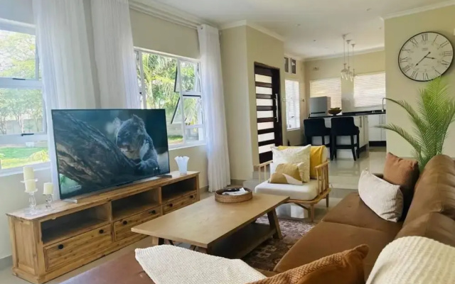 Stunning 2 bed With Pool - 2275