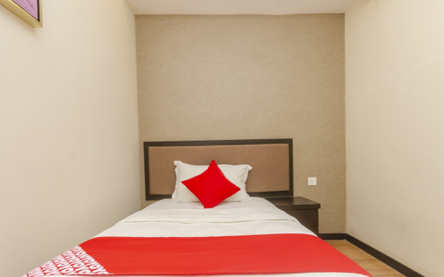 OYO 1214 Oro Hotel