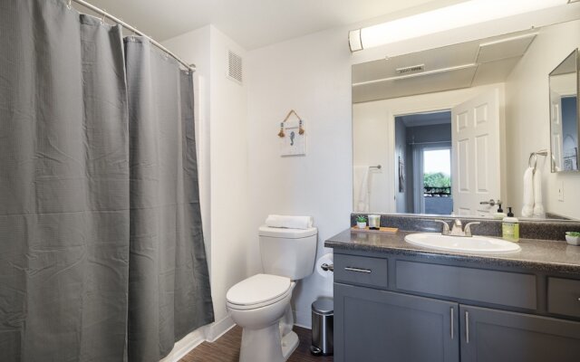 The Luxe Suites of Oceanside with Pool & Gym
