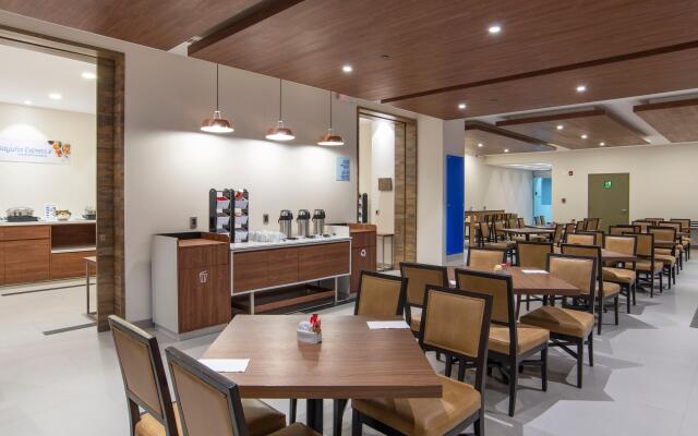 Holiday Inn Express Mexico Basilica by IHG