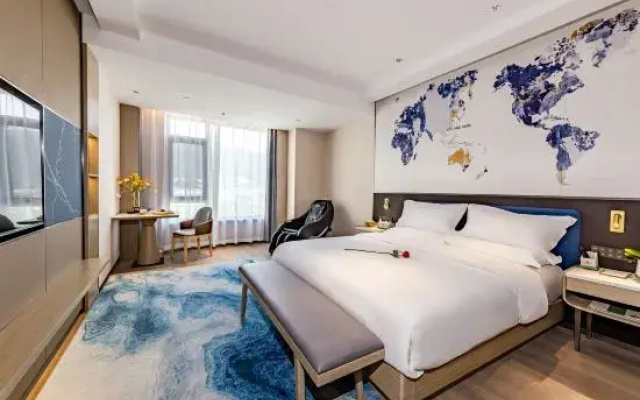 Doubletree Jingan Hotel (Shuangjiang County People's Government Branch)