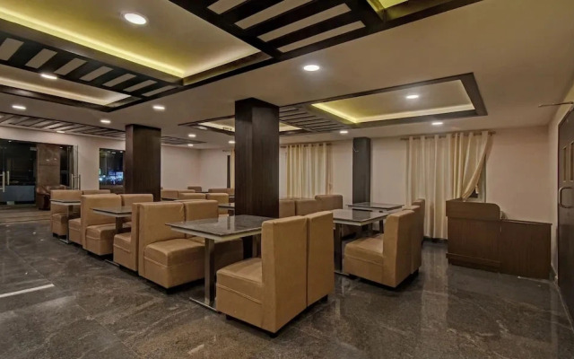 Palm Tree by OYO Rooms