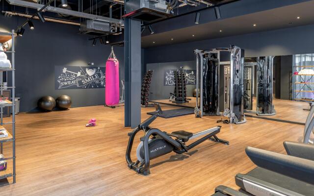 MOXY London Heathrow Airport