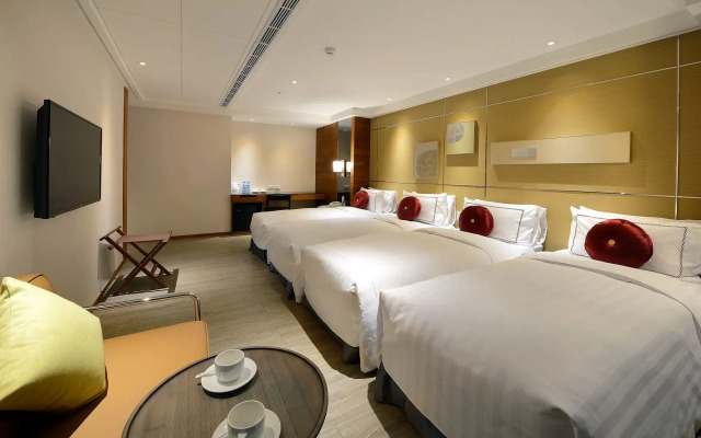 Shiny Ocean Hotel