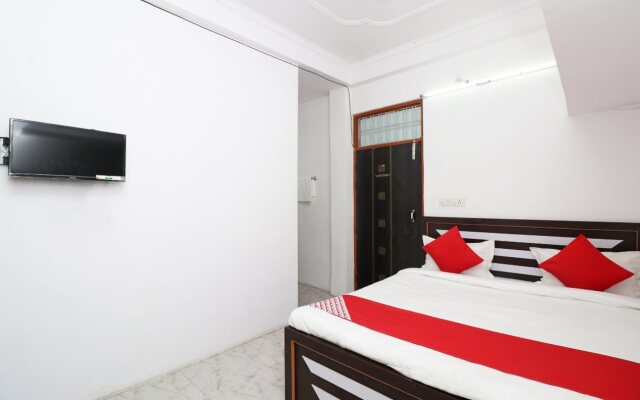 Oyo 18395 Star Palace