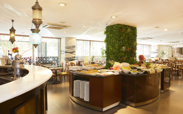 All Seasons Hotel
