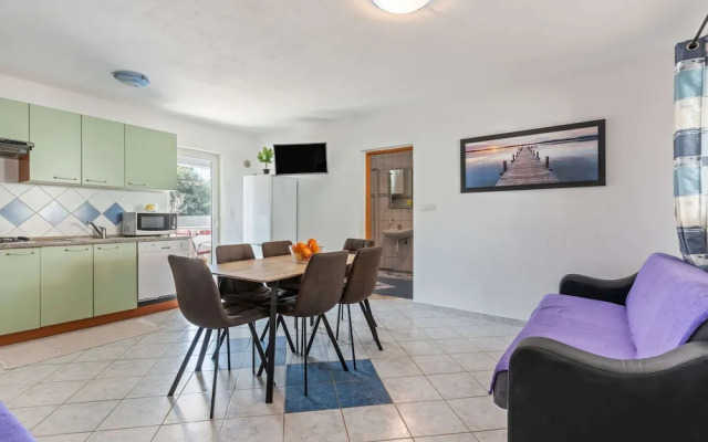 Enticing Apartment in Vir near Seabeach