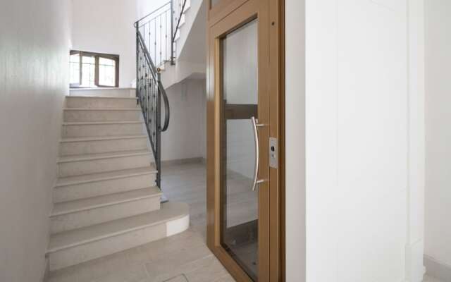 Ve.N.I.Ce Cera Remer Suite