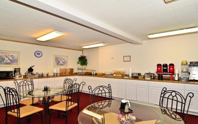 Red Lion Inn & Suites Ontario