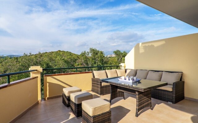 Bright Apartment With Sea View And Terrace Ref 53