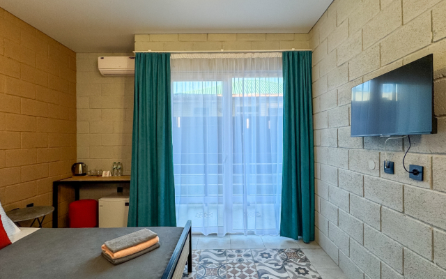 "Aquarius Hotel" (бывш. "Александра")