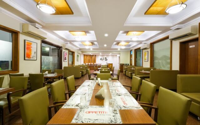 7Apple Hotel - Pune