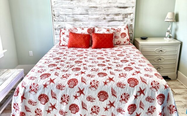 Seaside Sunsets 4 Bedroom Home by RedAwning