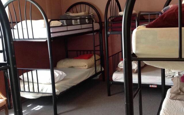 Little River Inn - Hostel