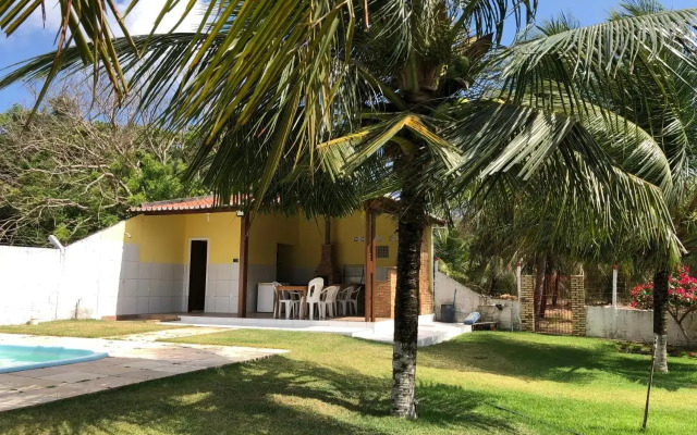 Casa de 4 quartos á 6Km da praia de Lagoinha-ce