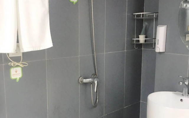 Hi Inn Hotel (Shanghai Songjiang Happy Valley)