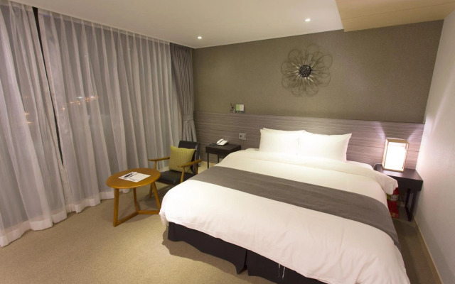 I-Jin Hotel