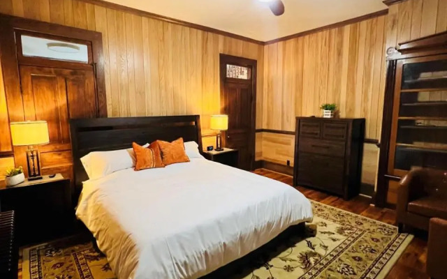Monterey Inn