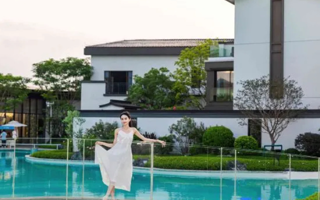 qingyuan jihuayuan aishang dujia bieshu – People – Qingyuan