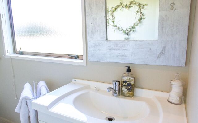 Tudor Manor Bed & Breakfast