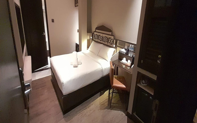 Lion Peak Hotel Hamilton