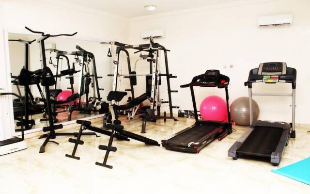 C'ron Hotels And Suites