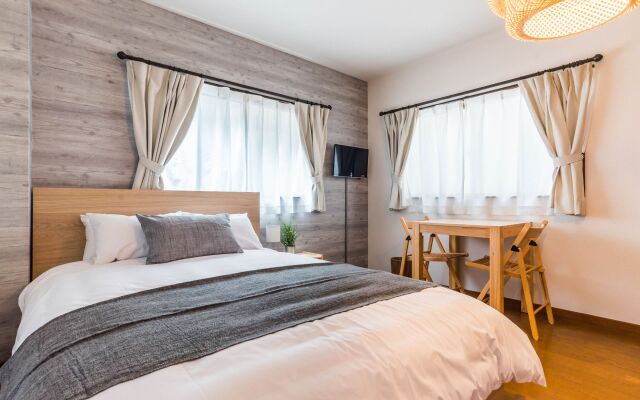 Bijou Suites Ferries Wheel View