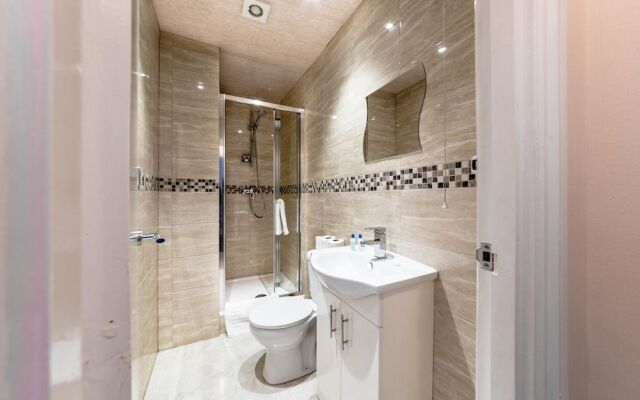 Royal Guest House by Saba