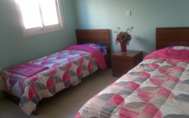 Nina's House Limassol Star