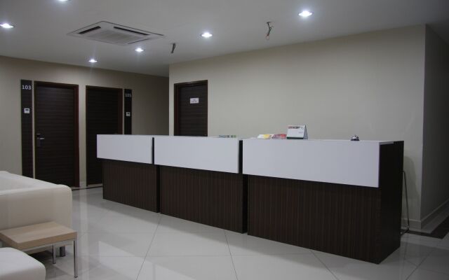 Azio Hotel & Residences
