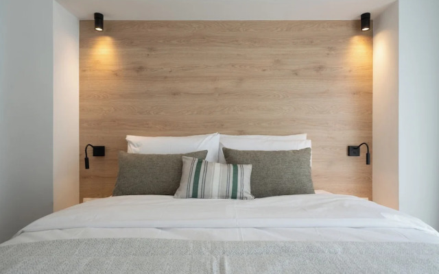 Silk Athens Urban Collection