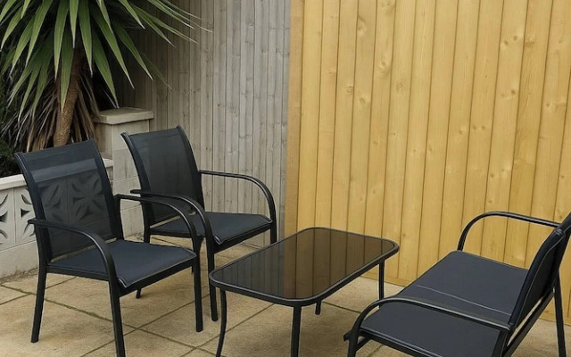 House in Brighton & Hove With Parking