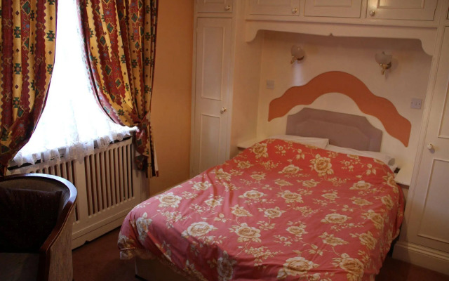 Maranton House Hotel