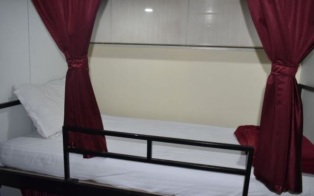 QubeStay TownHostel