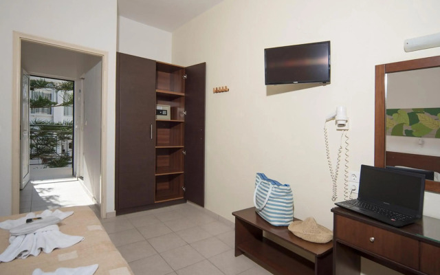 Metaxa Apartments
